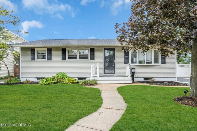 Primary Photo - 22 Bryant Dr
