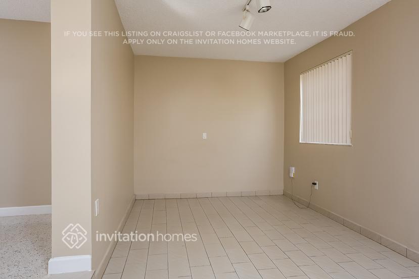 Building Photo - 3010 SW 97th Ct