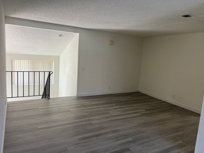 Building Photo - 221 Grayson Way