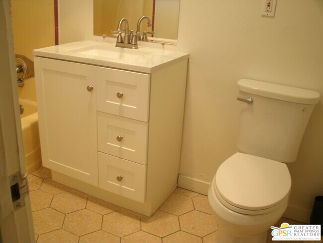 Building Photo - 2290 S Palm Canyon Dr