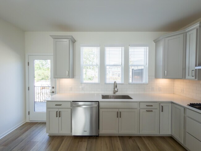 Building Photo - 25552 Tolstoy Trl