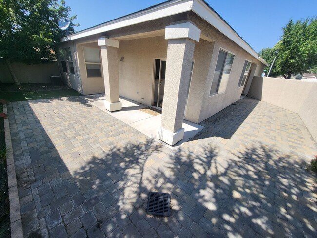 Building Photo - 1267 Quail Run Dr