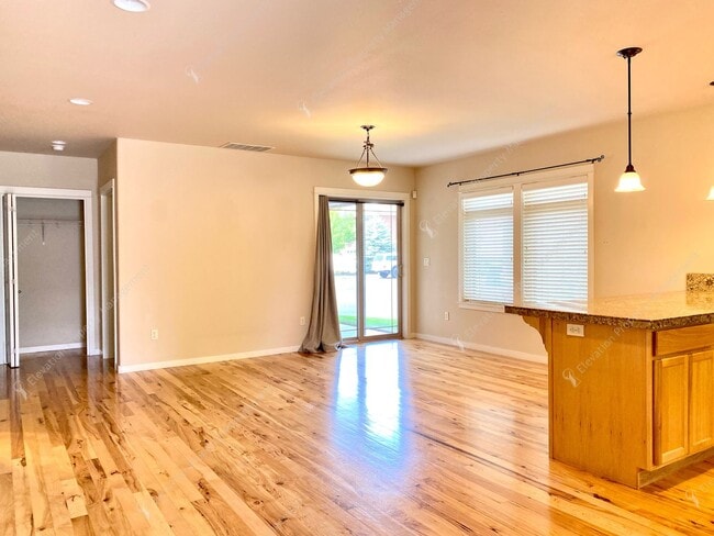 Building Photo - 3-Bedroom Home with RV Parking