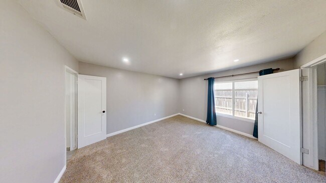 Building Photo - 35121 San Carlos St