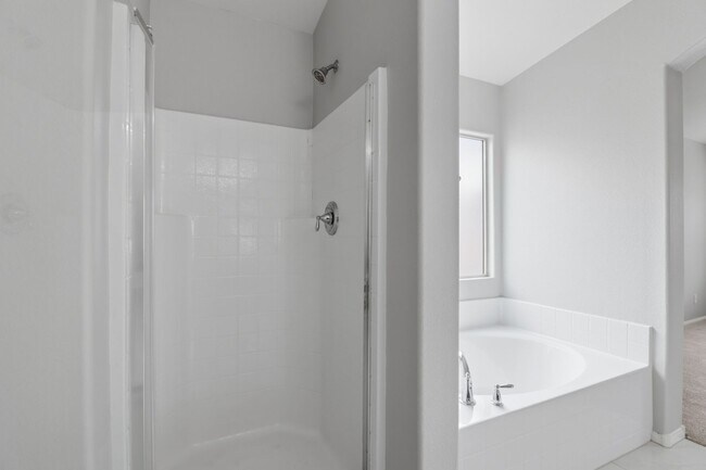 Building Photo - SW!!! Casita!!!! Single Story!!! 4 Bedrooms!!! Gated!!! End or Cut De Sac!!! Community green area...