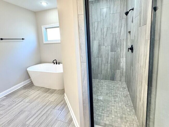 Building Photo - Beautiful Modern Brand New Home in Stonebr...