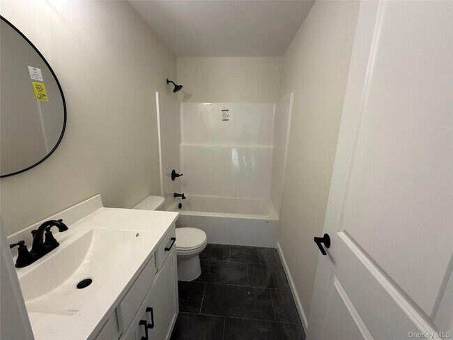 Building Photo - 32 Montgomery St