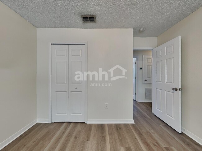 Building Photo - 4618 Newbourne Way