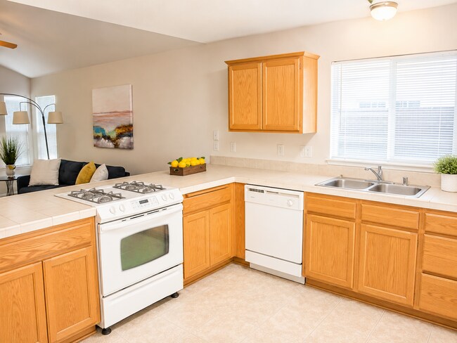Building Photo - Pet-Friendly 3 Bedroom Home with Garage & Washer/Dryer - $2,095