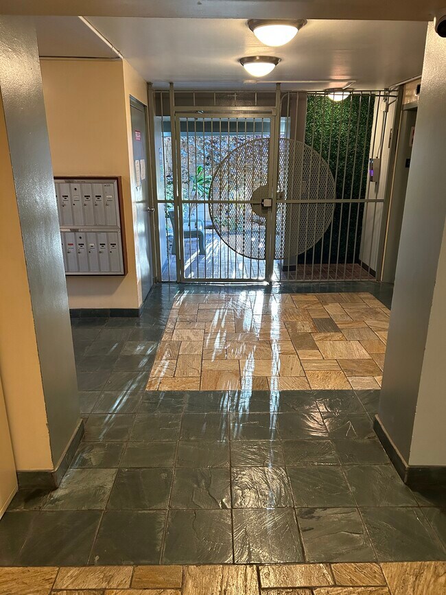 Building Photo - 1550 Wilder Ave