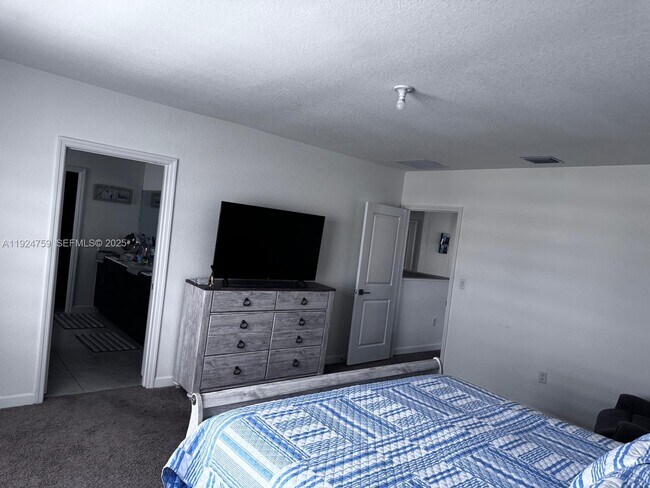 Building Photo - 13201 SW 269th Ter