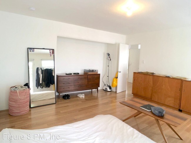 Building Photo - 2 br, 1 bath Apartment - 1947 Hyperion Ave