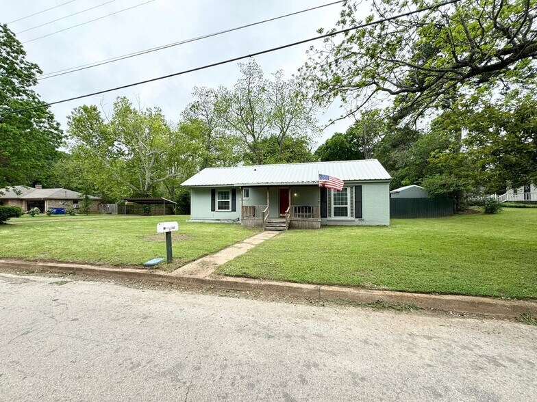 Building Photo - 503 N 7th St