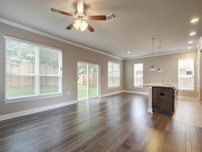 Building Photo - 4705 Rosedale Ave