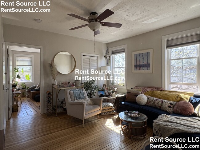 Building Photo - 565 Somerville Ave