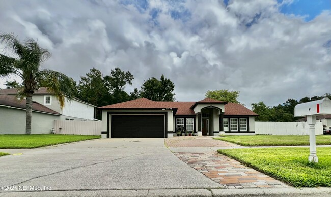 Building Photo - 11395 Aston Hall Dr