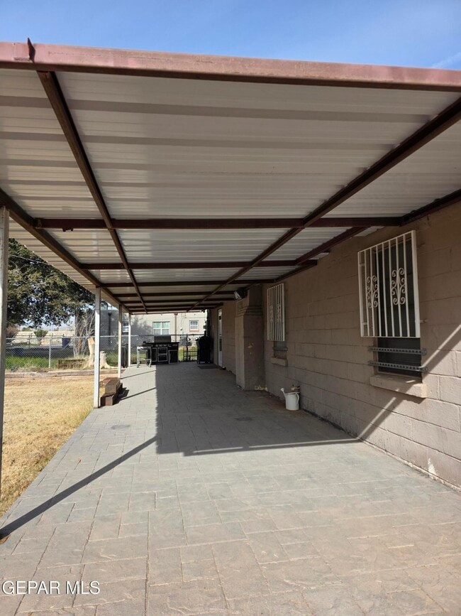 Building Photo - 7332 N Loop Dr