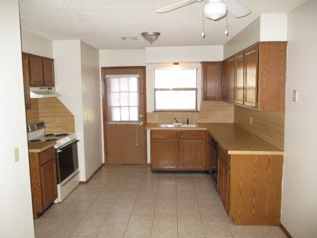 Building Photo - 716 Swan Lake Rd