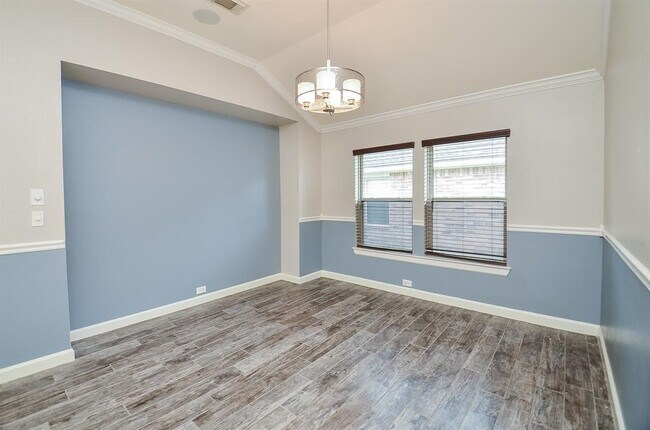 Building Photo - 4006 Autumn Pines Trail