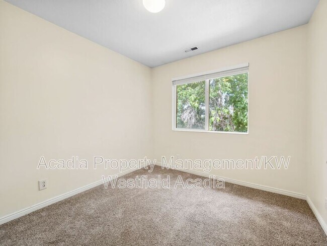 Building Photo - 130 Peregrine Ln