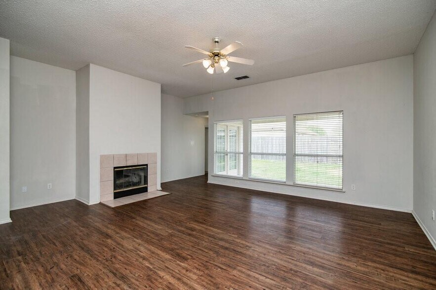 Building Photo - 512 Asbury Dr