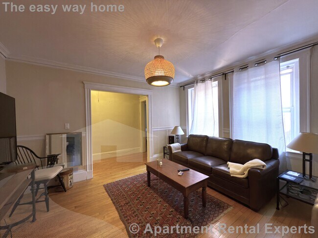 Primary Photo - 8 Craigie Cir