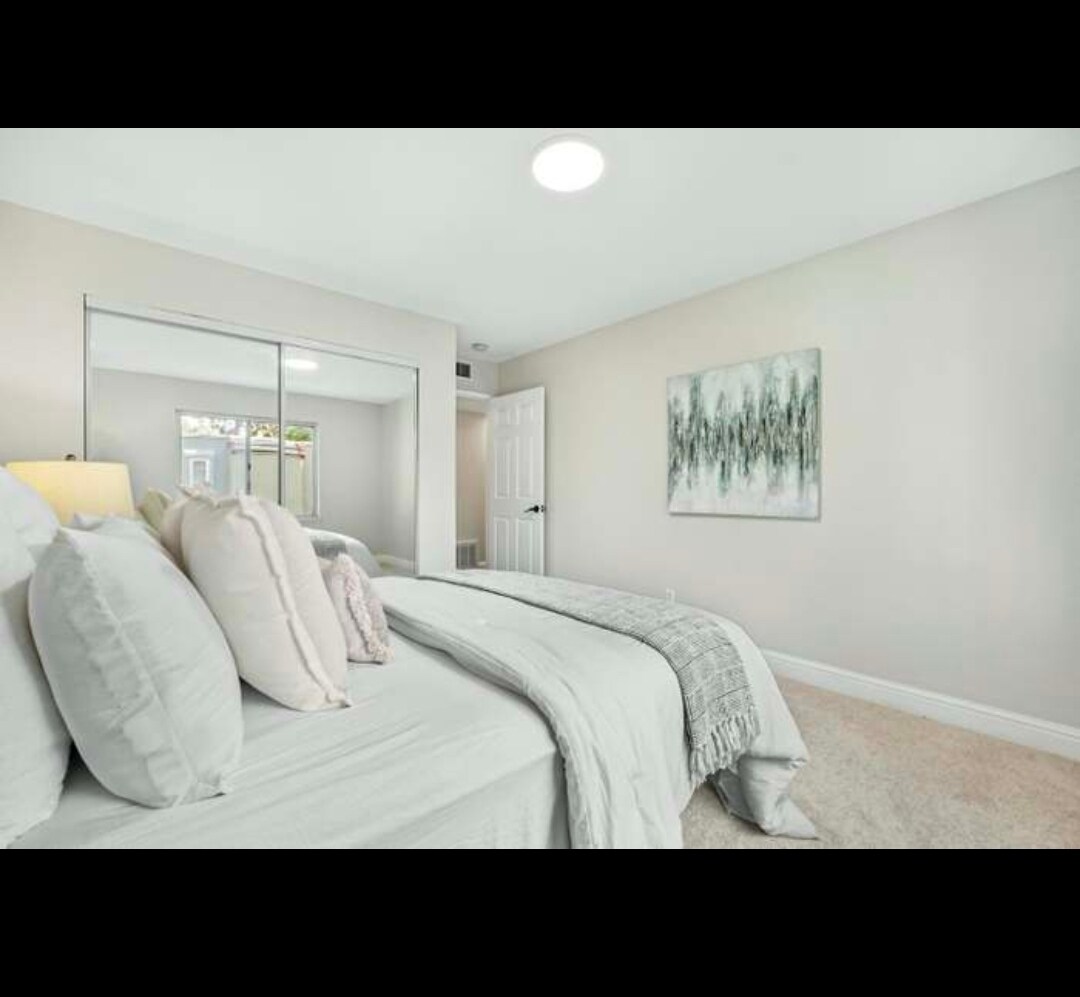 Building Photo - 310 Tradewinds Dr