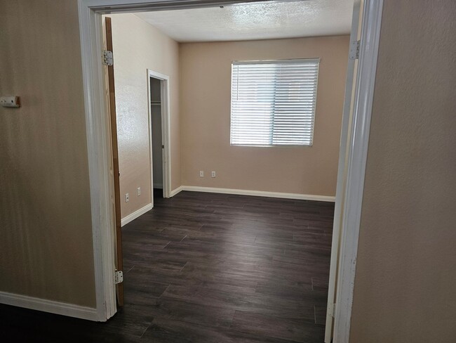 Building Photo - Wonderful Paseo Del Sol 5 Bedroom Home