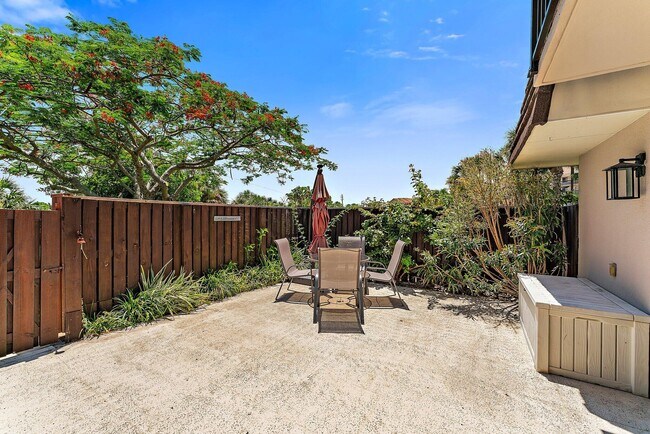 Building Photo - 2320 23rd Ct