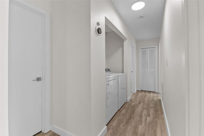 Building Photo - 908 Lighthouse Dr