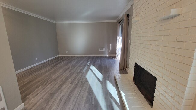 Building Photo - 100 E Middlefield Rd