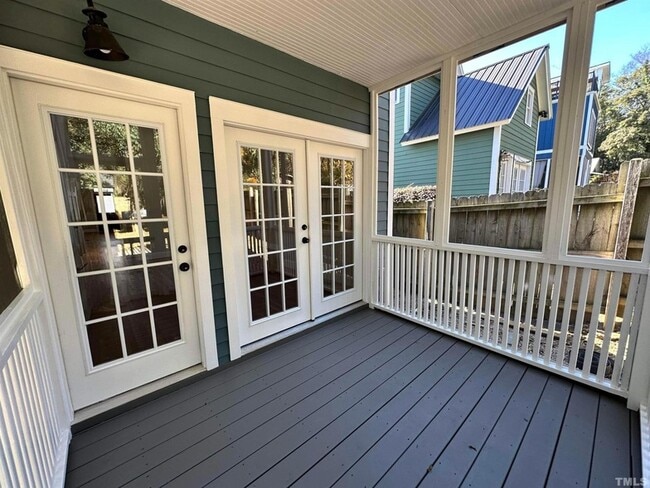 Building Photo - 614 Dorothea Dr