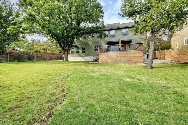 Building Photo - Beautiful 4-Bed Home in Highland Park West...