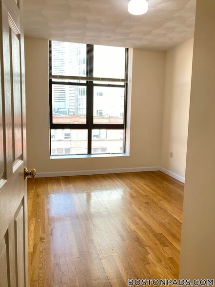 Building Photo - 81 Essex St