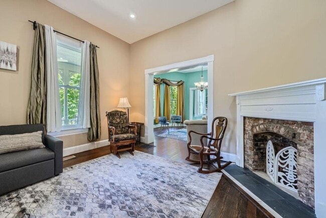 Building Photo - 964 Oglethorpe Ave SW