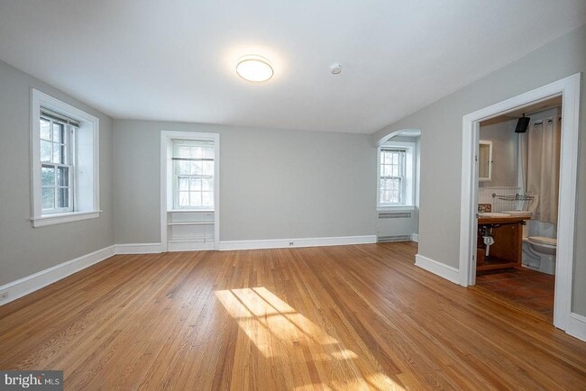 Building Photo - 625 Chelten Hills Dr