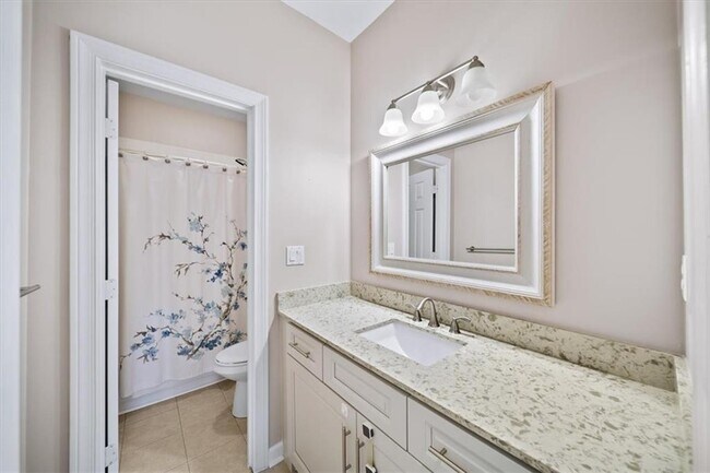 Building Photo - 1085 Arbor Creek Dr