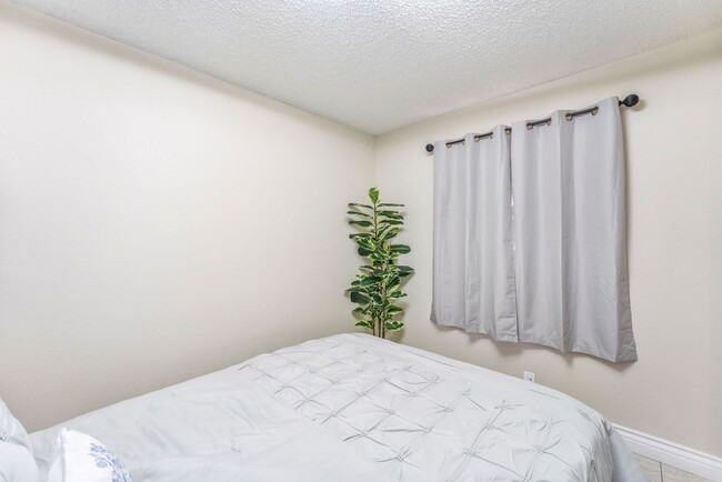 Building Photo - 4441 Rich Dr