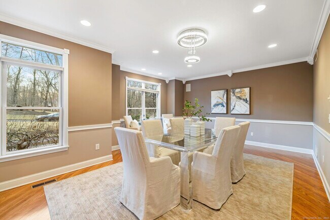 Building Photo - 215 Paddock Hill Ln