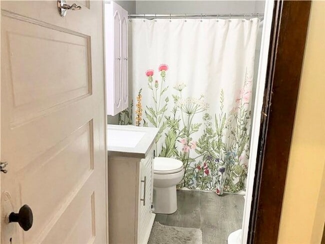 Building Photo - Charming 3-Bedroom Home on Terre Haute’s E...