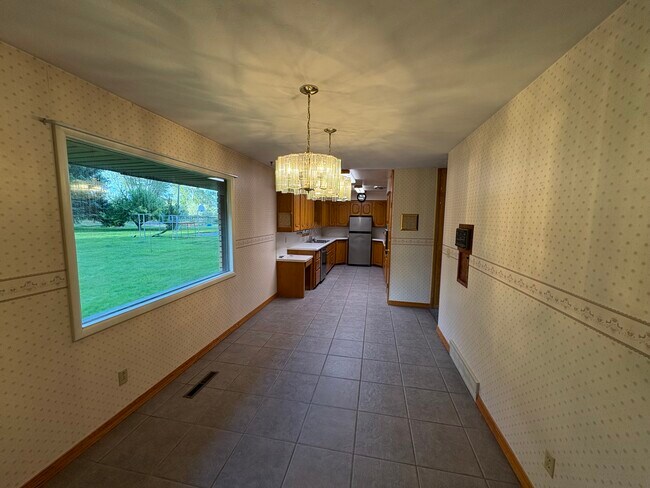 Building Photo - 788 E 1500 N
