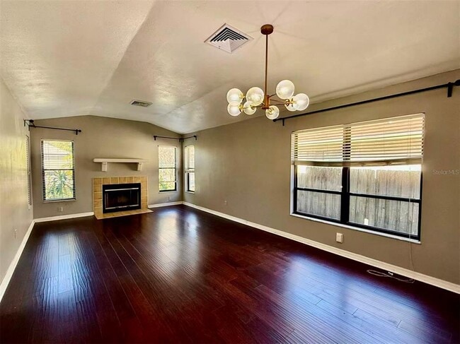 Building Photo - 1020 Black Willow Dr