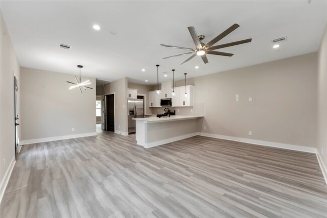 Building Photo - 9514 Ashville Dr
