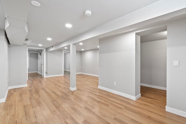 Building Photo - Spacious 4-Bedroom Home in South Capitol O...