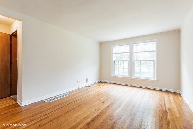 Building Photo - 4232 W Nelson St