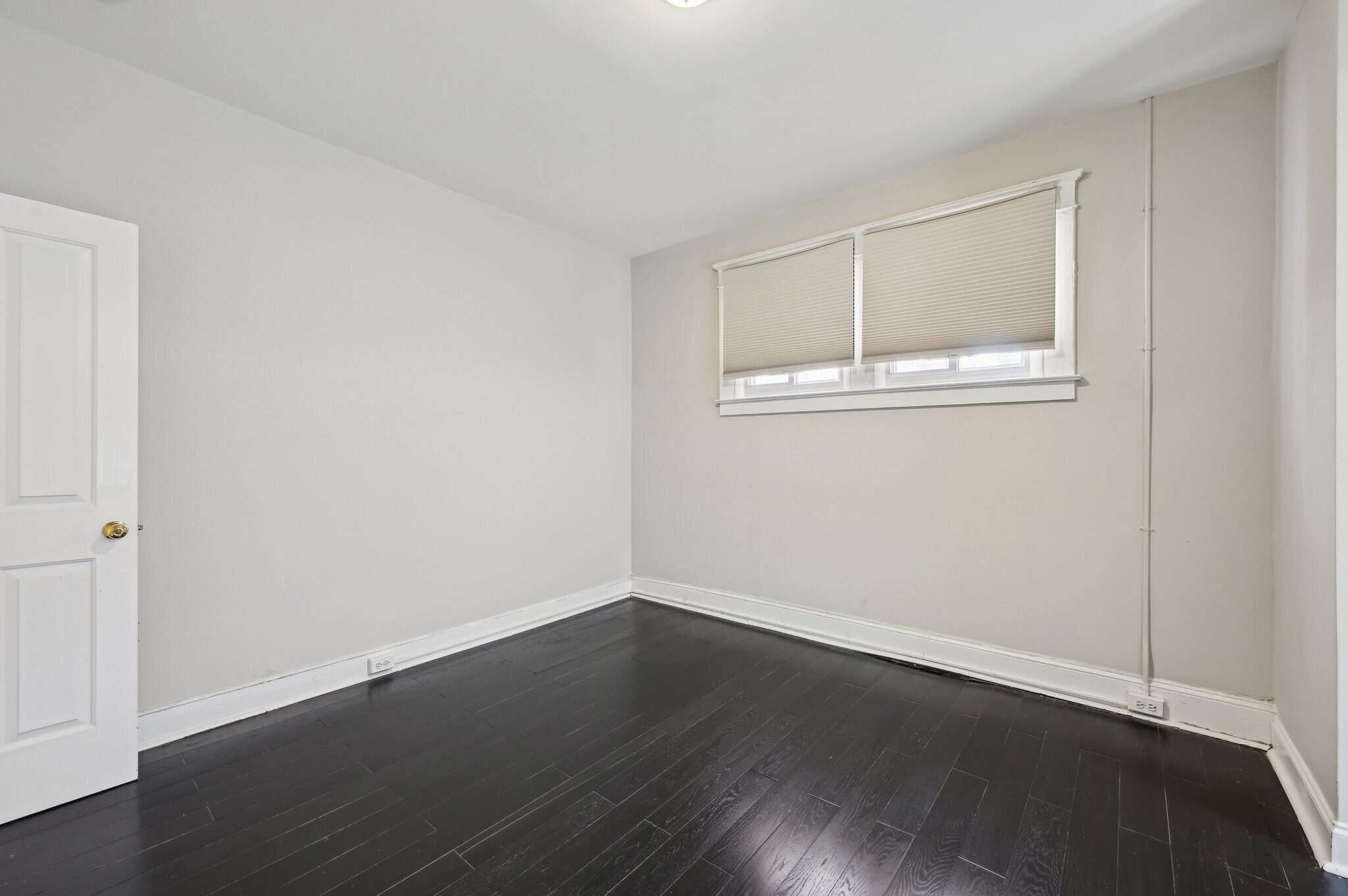 Building Photo - 2431 Linden Ave