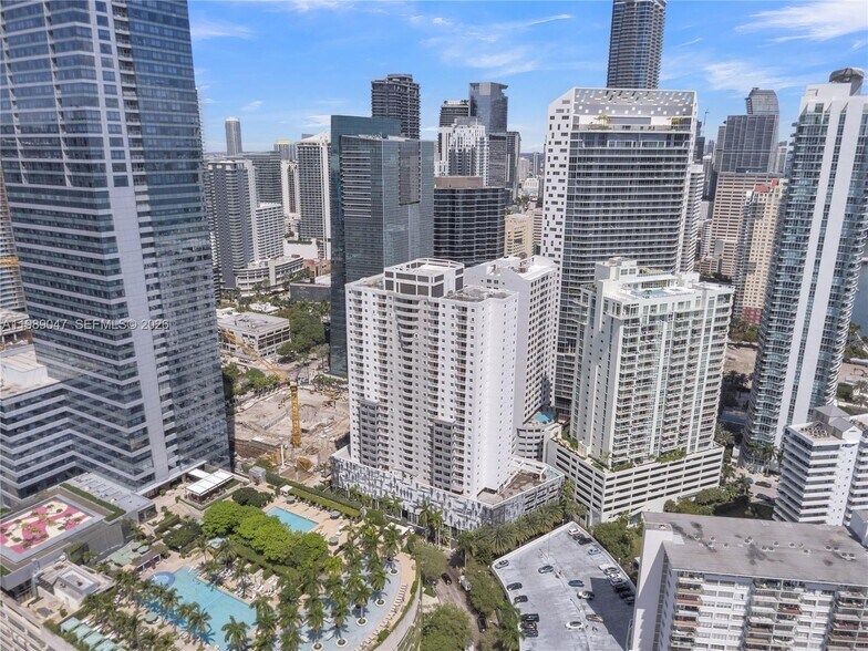 Building Photo - 185 SE 14th Ter