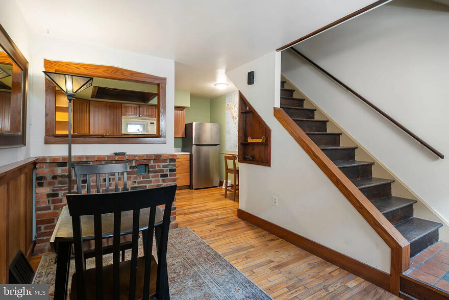 1st Floor - 706 N Bodine St