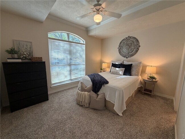 Building Photo - 903 Crepe Myrtle St