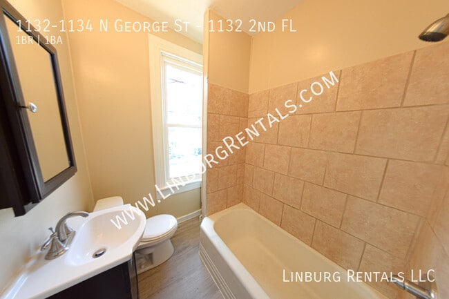 Building Photo - 1132-1134 N George St-1132 2nd FL